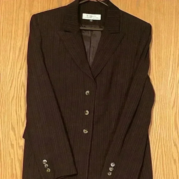 Tahari size 14 Brown Striped Blazer‎ - Picture 2 of 6